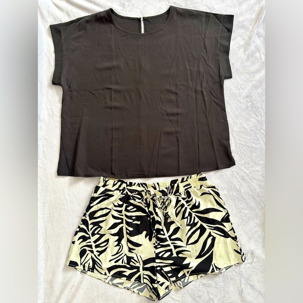 SHEIN Black and White Leaf Print Set